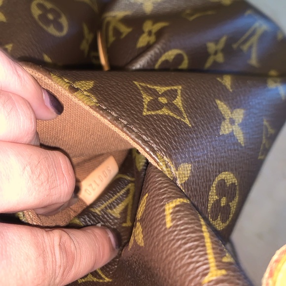 Authentic Louis Vuitton Totally LV PM Monogram Canvas Discontinued - Picture 11 of 13